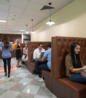 Servcorp - Marina Bay Financial Centre - interior view 3